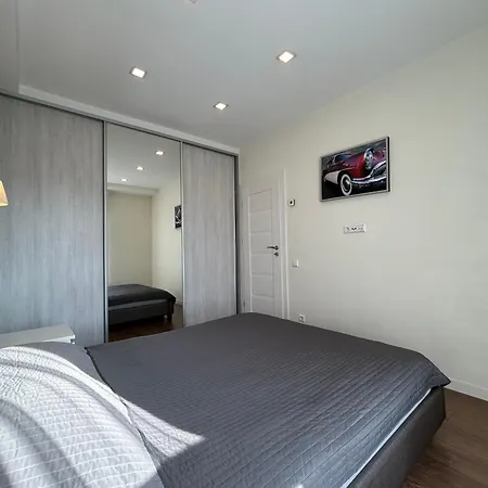 Your - Spacious In Center, With Balcony & Self Check-in *