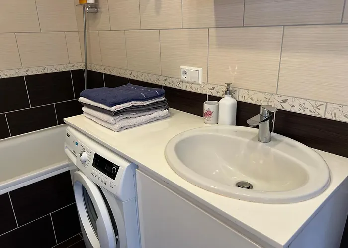 Apartman Your - Spacious In Center, With Balcony & Self Check-in