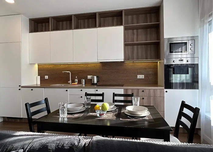 Apartament Your - Spacious In Center, With Balcony & Self Check-in