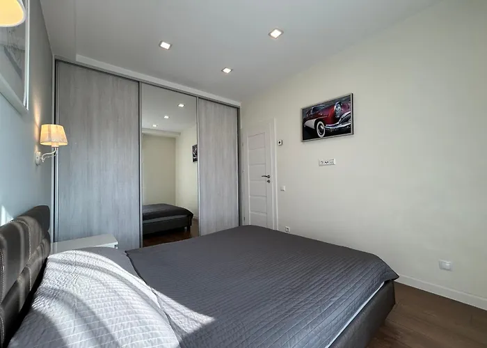 Your - Spacious In Center, With Balcony & Self Check-in *