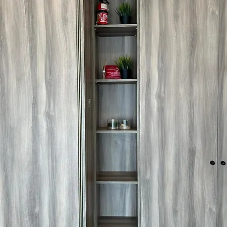 Your - Spacious In Center, With Balcony & Self Check-in 아파트 *