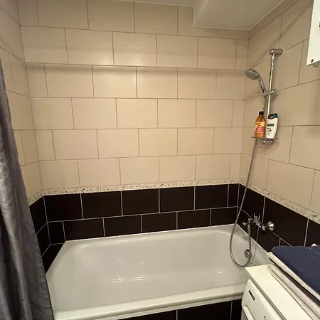 아파트 Your - Spacious In Center, With Balcony & Self Check-in *