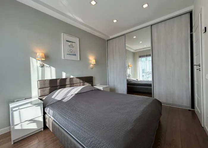 Butas Your - Spacious In Center, With Balcony & Self Check-in